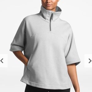 The North Face Women’s slacker Poncho-size S/M